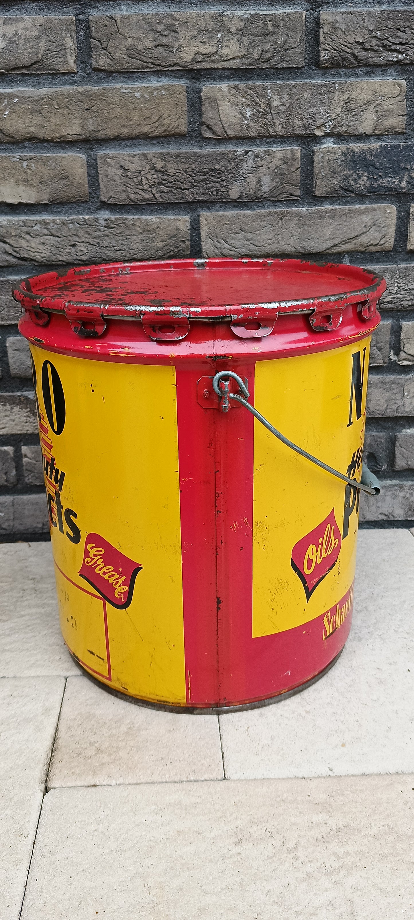 NITRO heavy duty products oil can