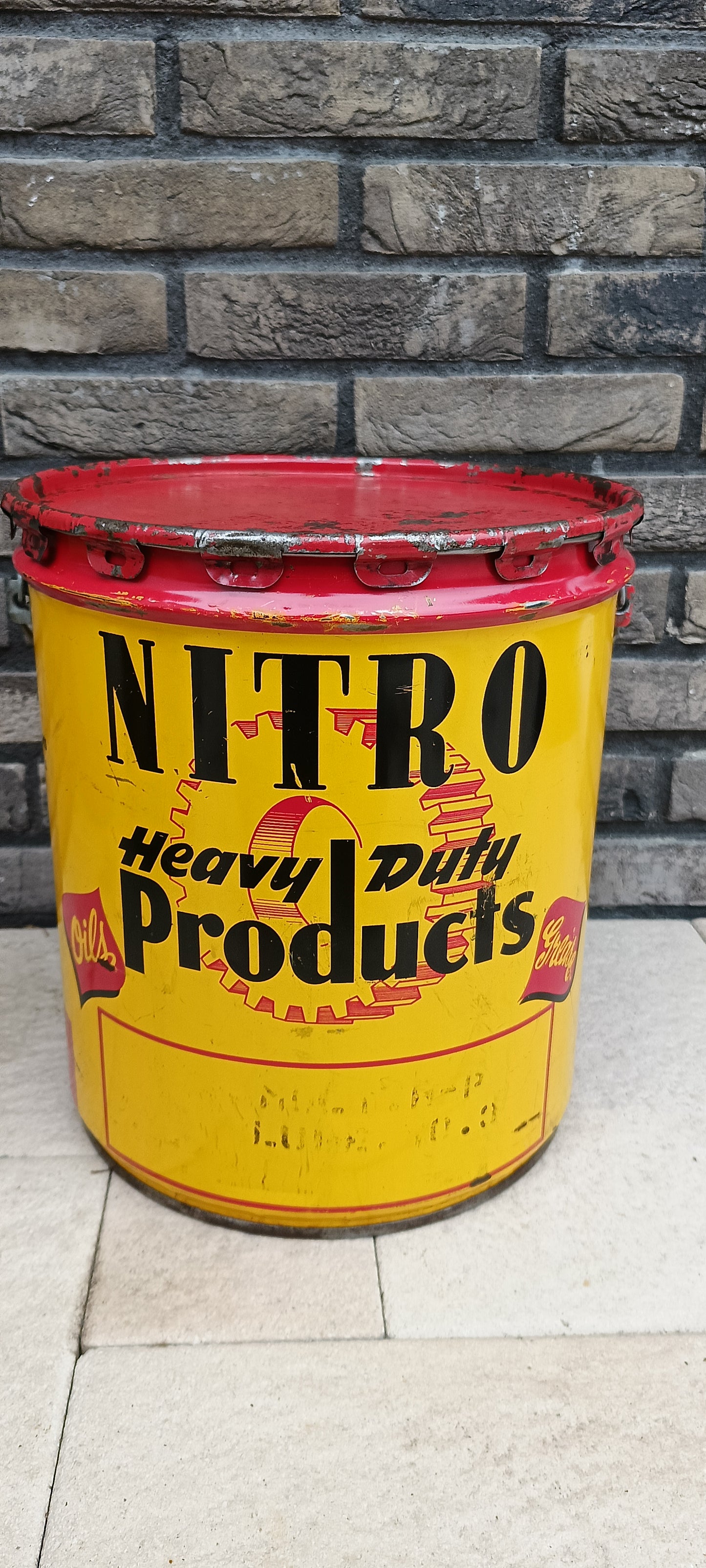 NITRO heavy duty products oil can