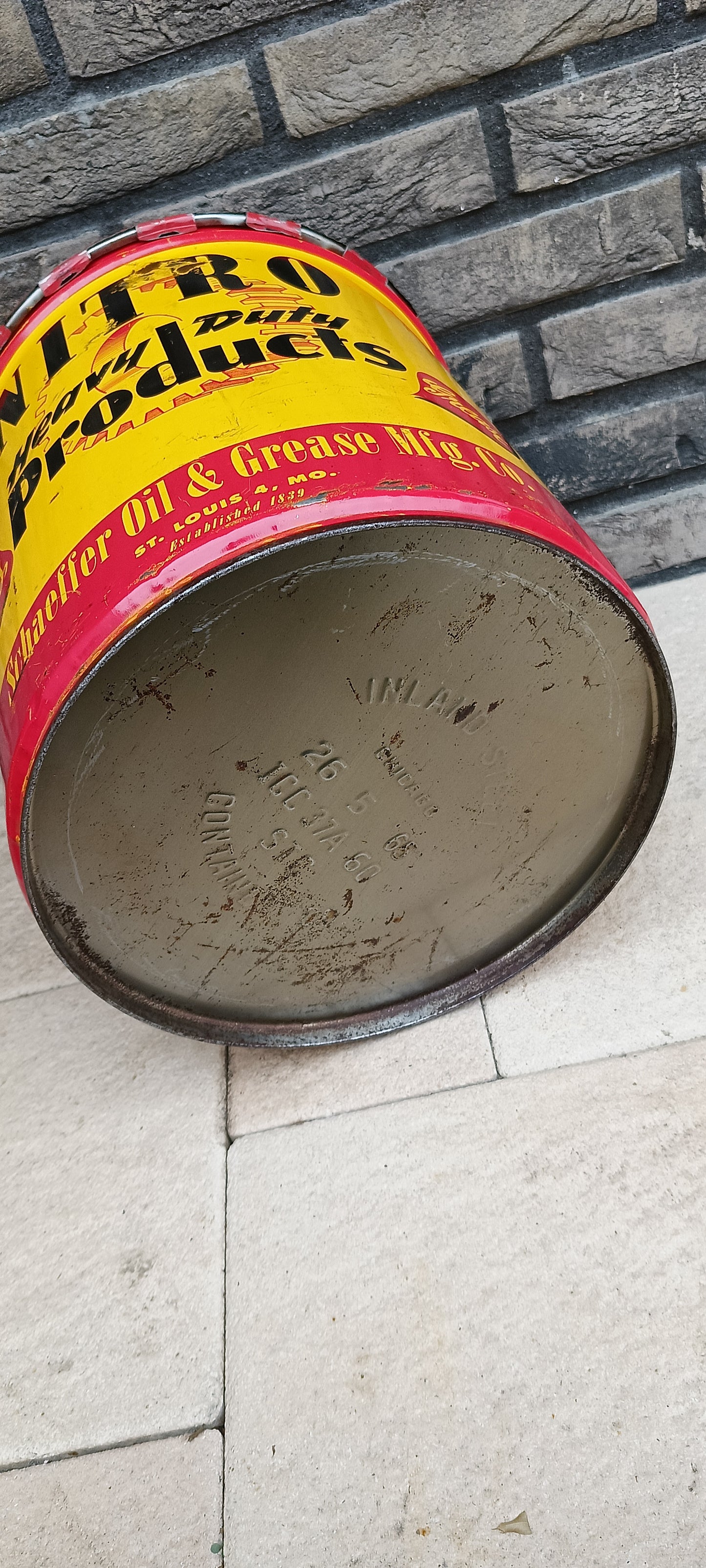 NITRO heavy duty products oil can