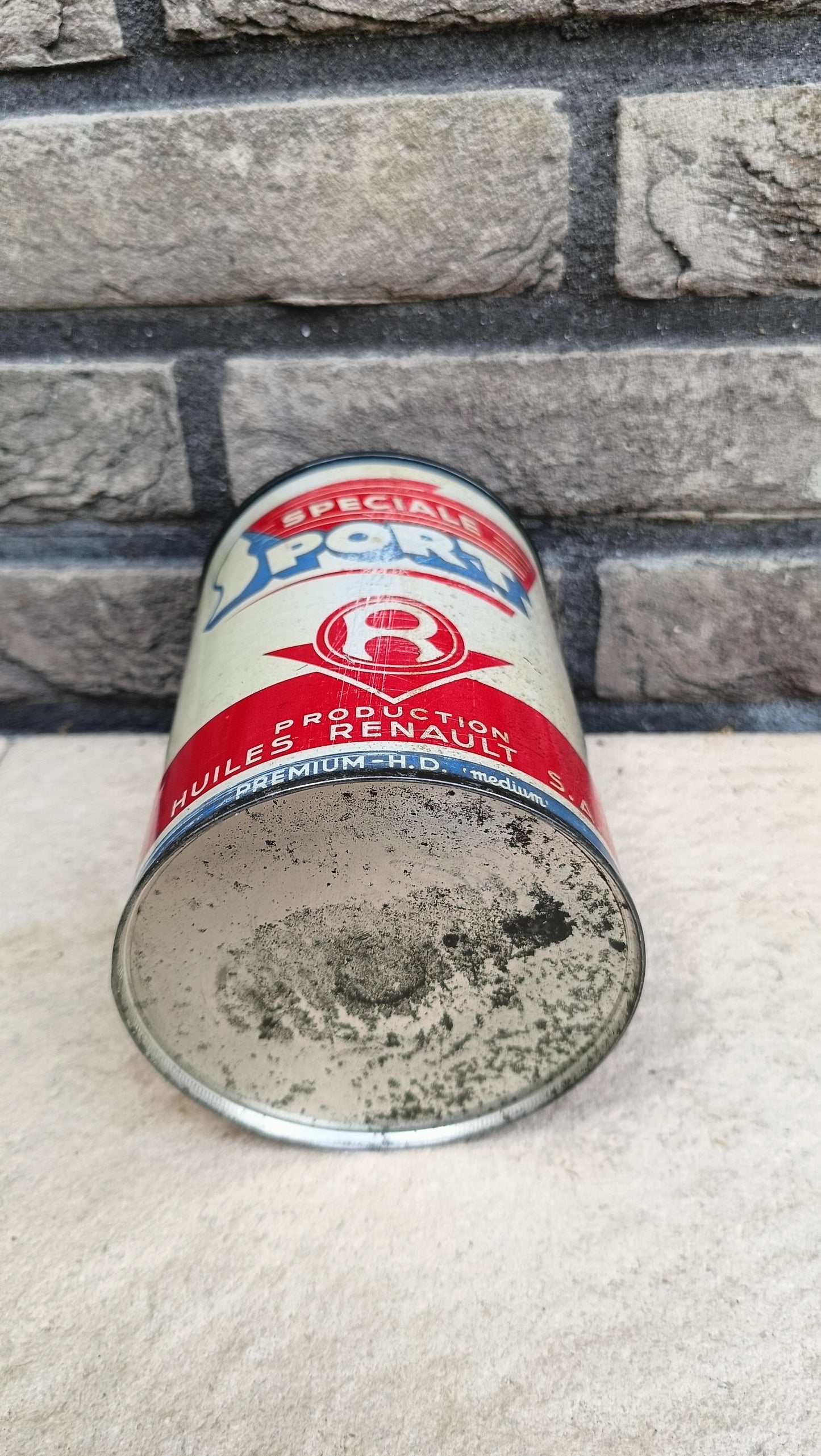 SPECIALE SPORT oil can