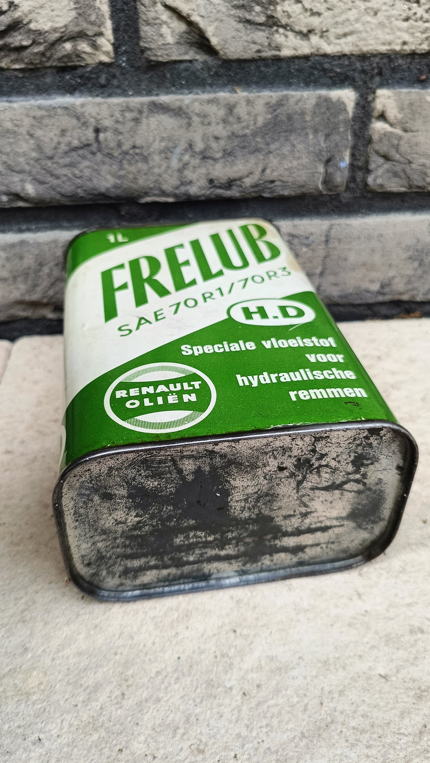RENAULT OLIĖN oil can