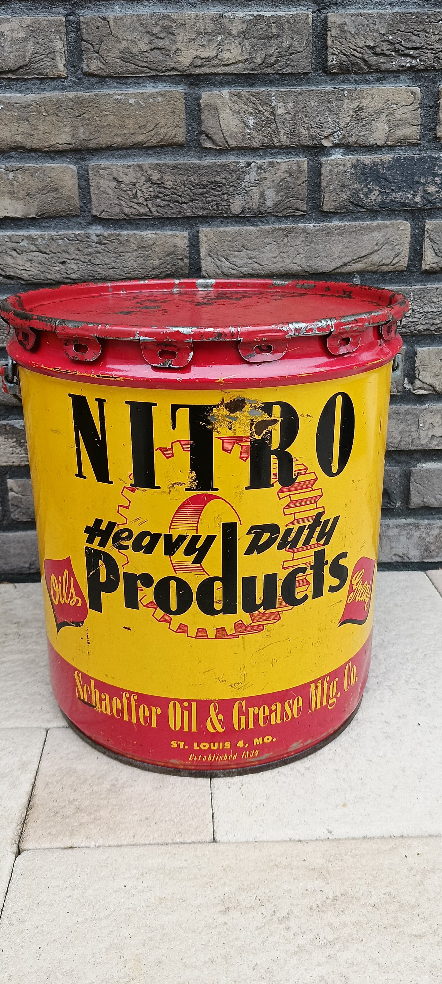 NITRO heavy duty products oil can