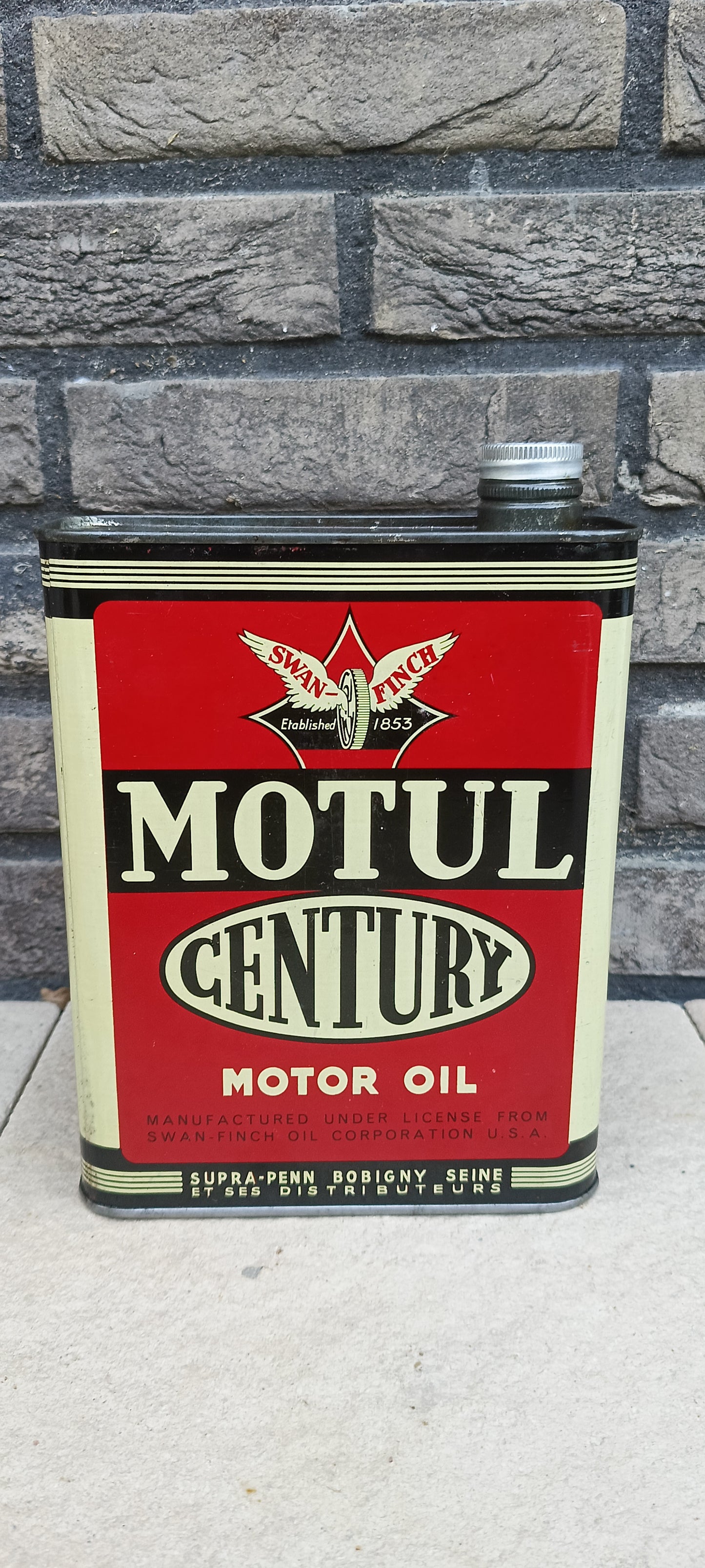 Motul Century motor oil