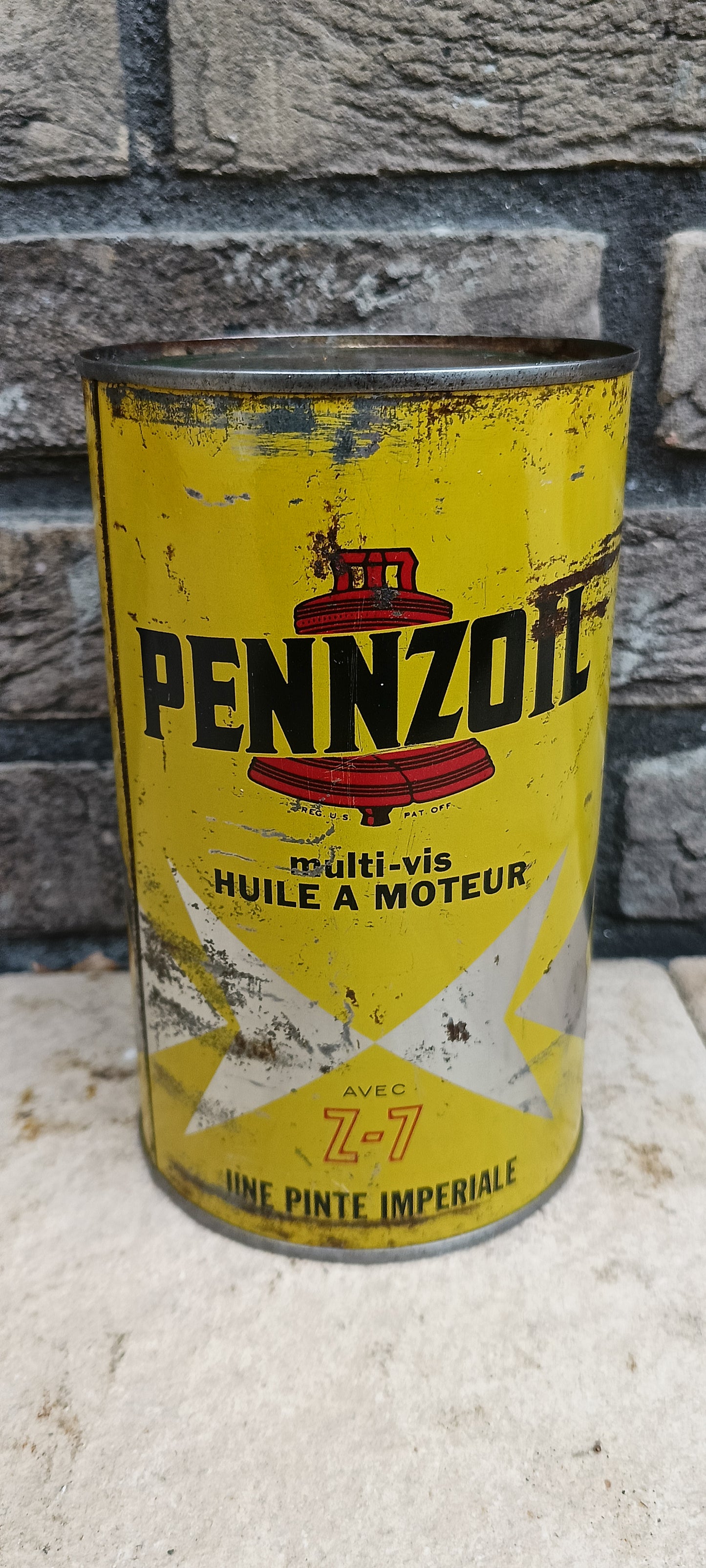 PENNZOIL oil can
