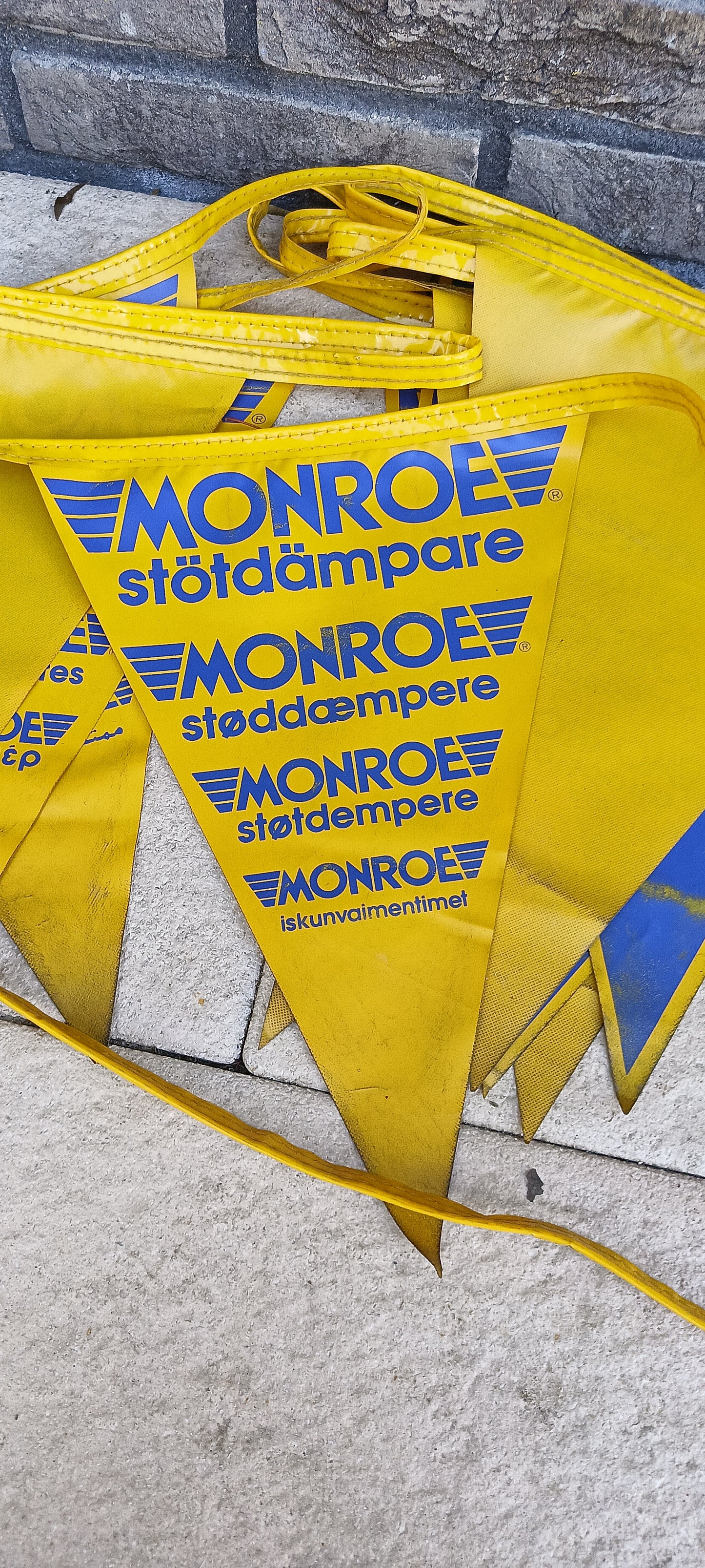 MONROE reclame slinger