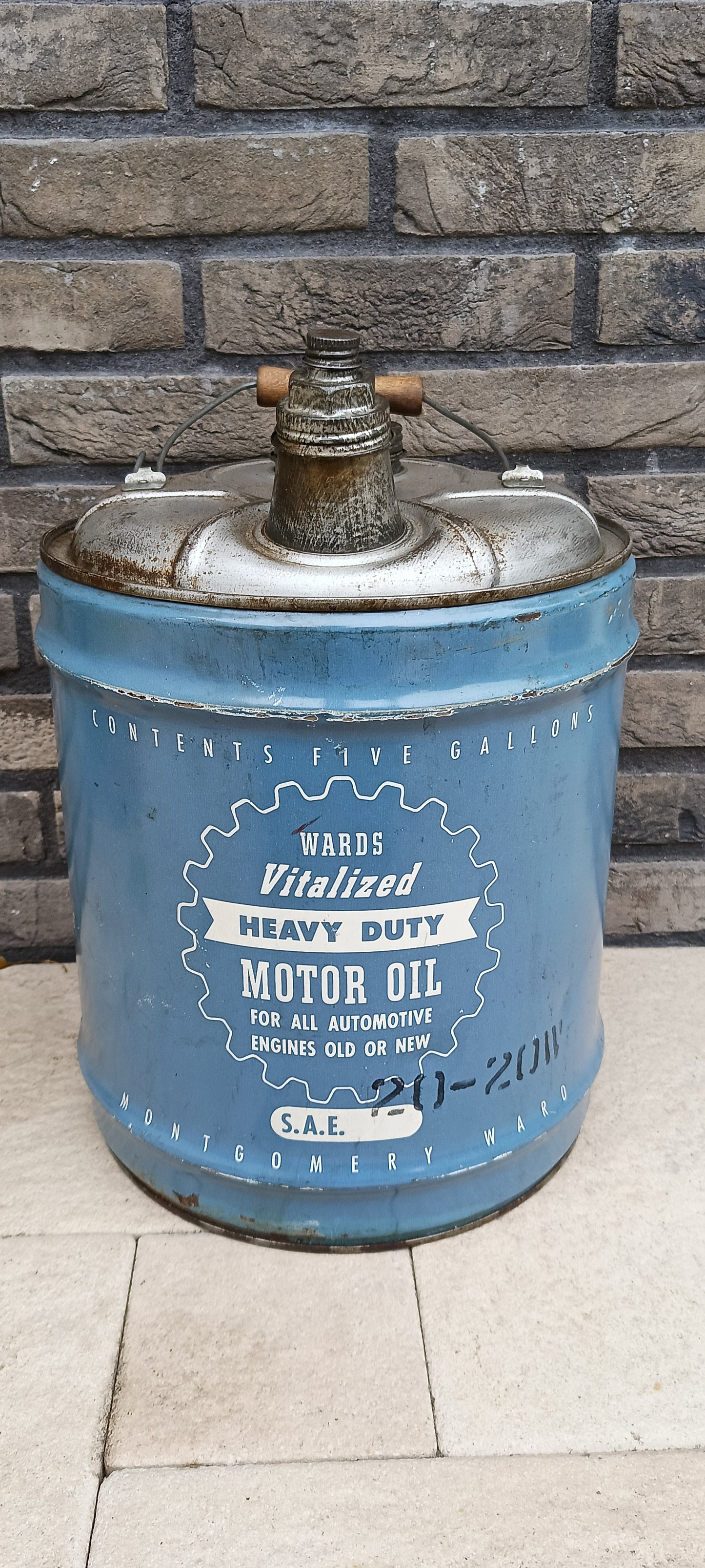 WARDS  heavy duty motor oil