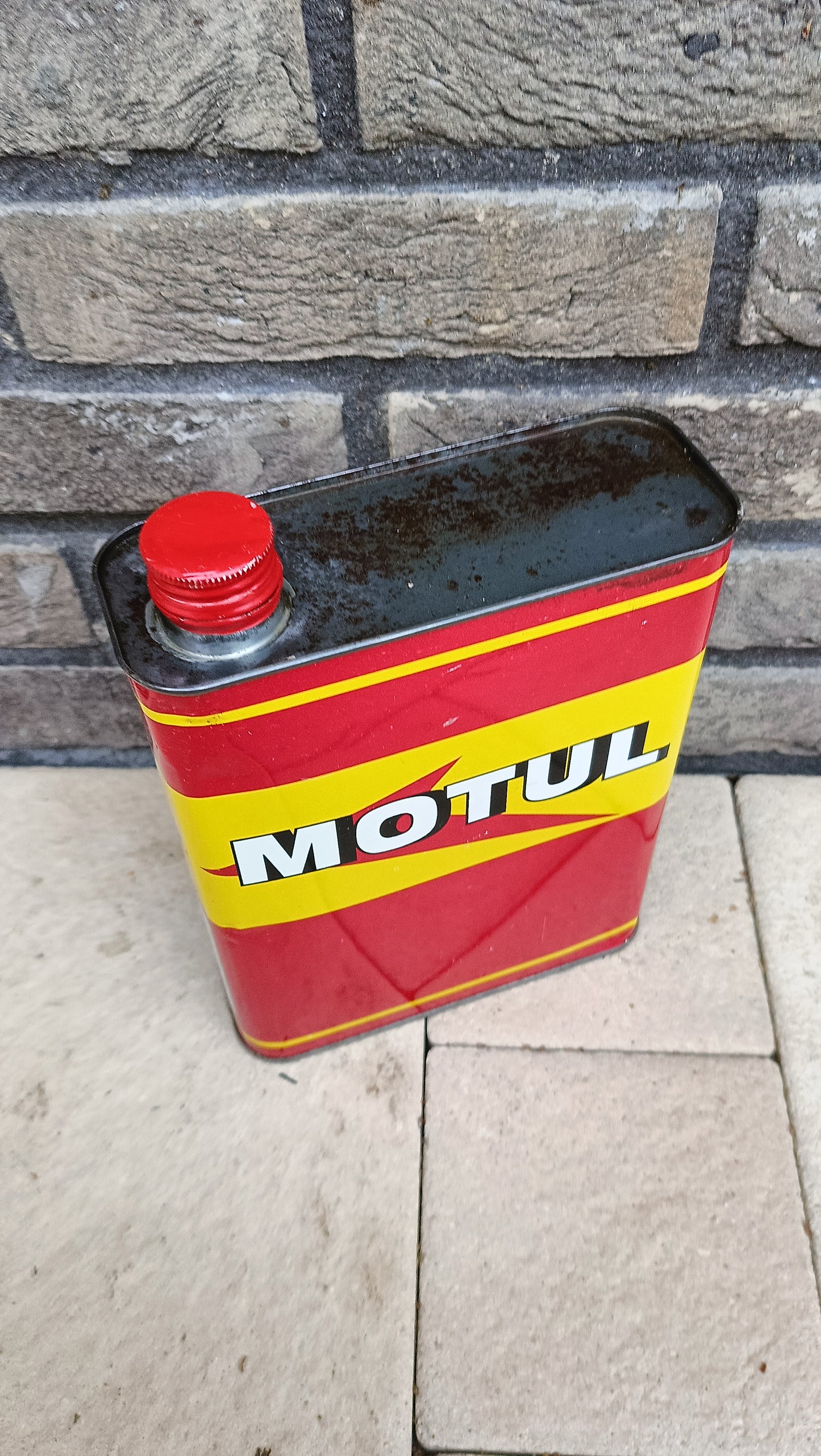 MOTUL oil can