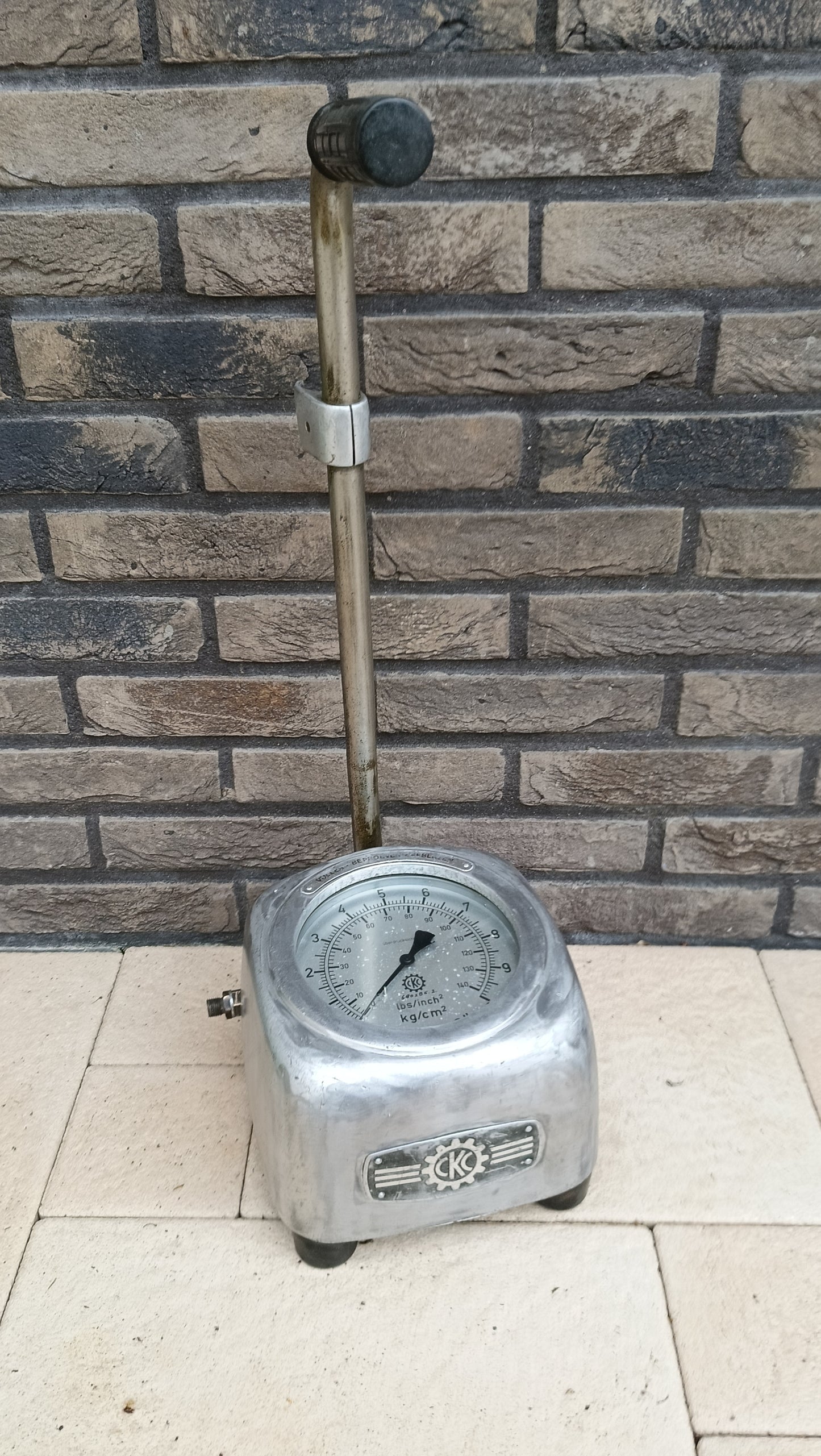 CKC Coburg tyre pressure gauge