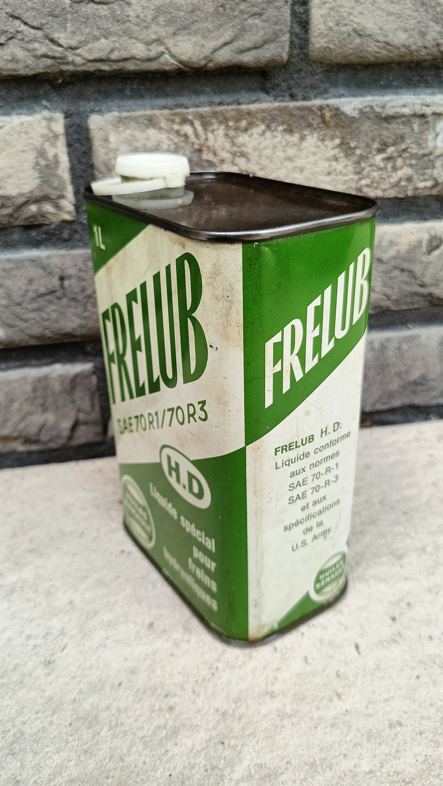 RENAULT OLIĖN oil can