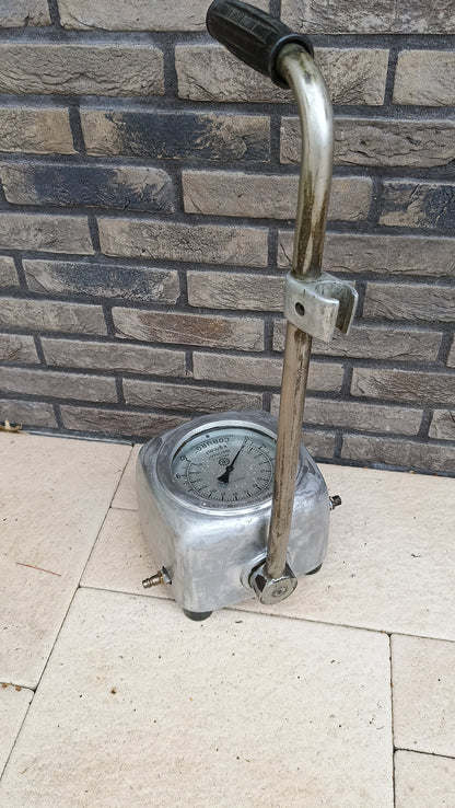CKC Coburg tyre pressure gauge