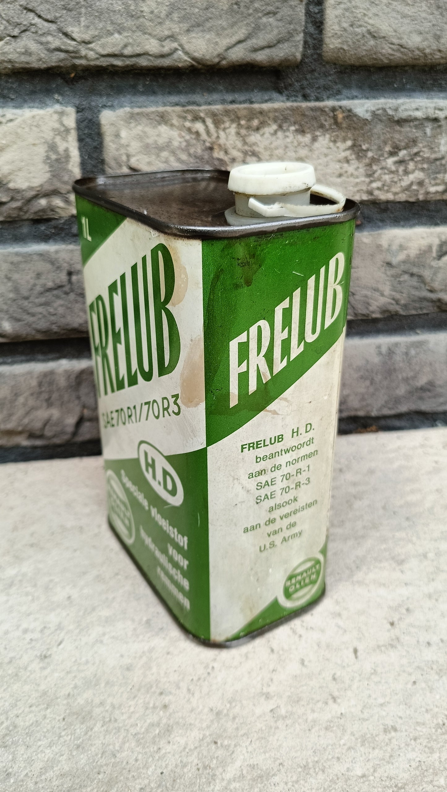 RENAULT OLIĖN oil can